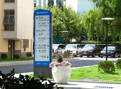 泰兴哪些因素影响宣传栏的制作？